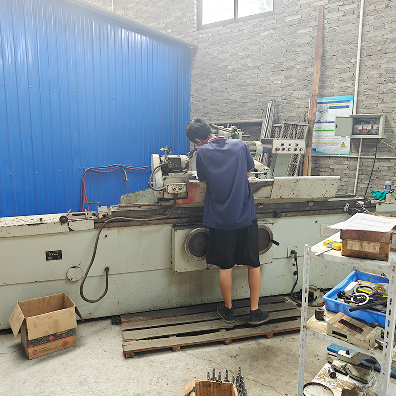 萬(wàn)能內(nèi)外圓磨床